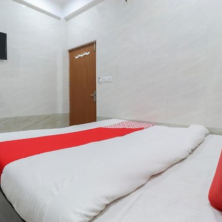 Oyo 69378 Trilok Dham Vrindavan Ngoại thất bức ảnh