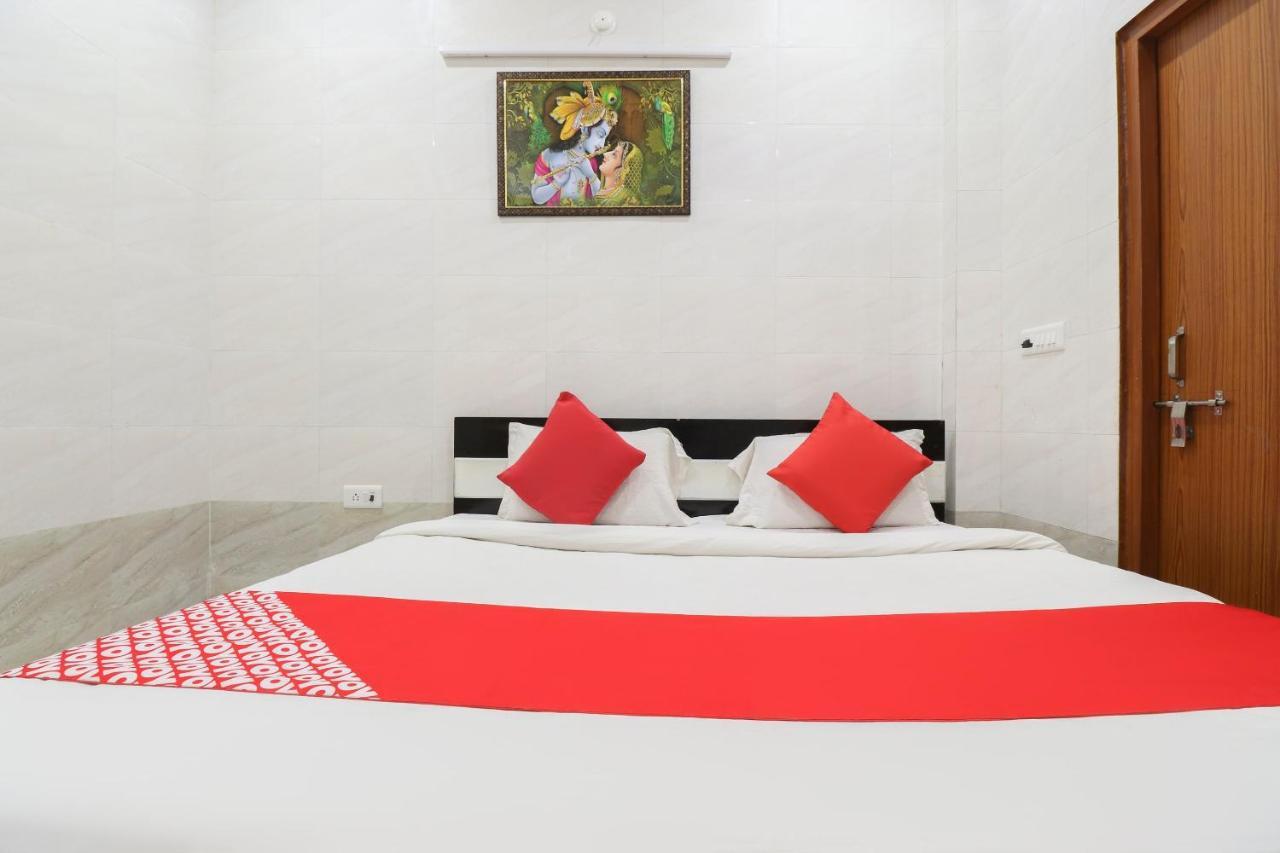 Oyo 69378 Trilok Dham Vrindavan Ngoại thất bức ảnh