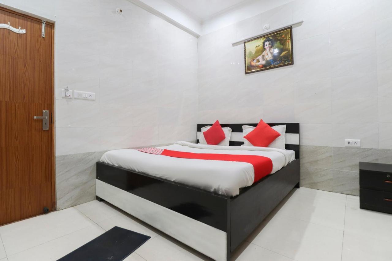 Oyo 69378 Trilok Dham Vrindavan Ngoại thất bức ảnh