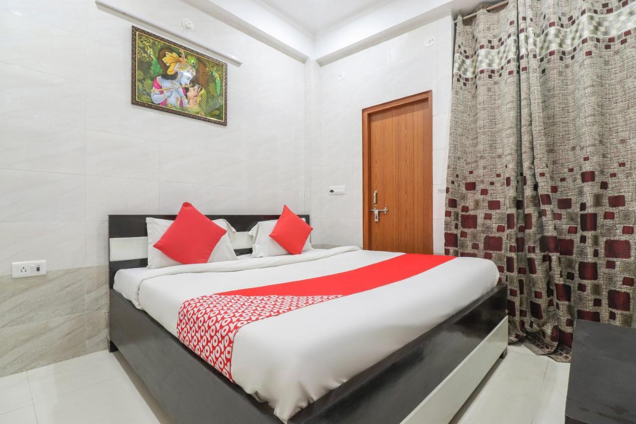 Oyo 69378 Trilok Dham Vrindavan Ngoại thất bức ảnh