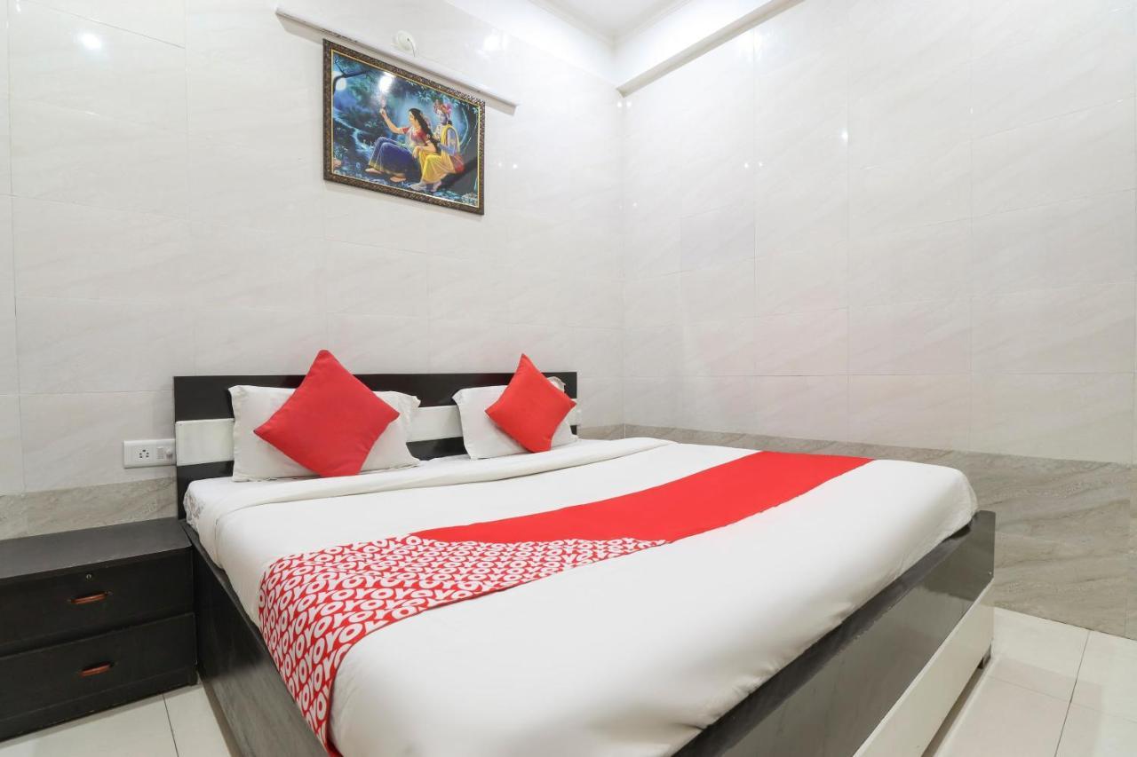 Oyo 69378 Trilok Dham Vrindavan Ngoại thất bức ảnh