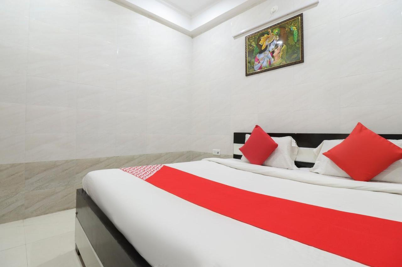Oyo 69378 Trilok Dham Vrindavan Ngoại thất bức ảnh